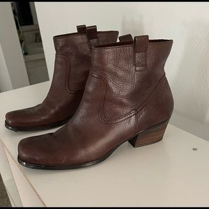 Nine West Brown Glowy Booties size 9.5